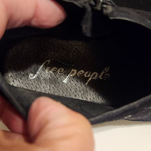 Free People "Aquarian" Blk Suede Silver Stud Flat Ankle Booties Sz.9/39 Ret.$168 - Picture 5 of 8
